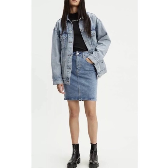 Levi’s Essential High-Waisted Premium Denim skirt Sz 25 - Picture 3 of 7